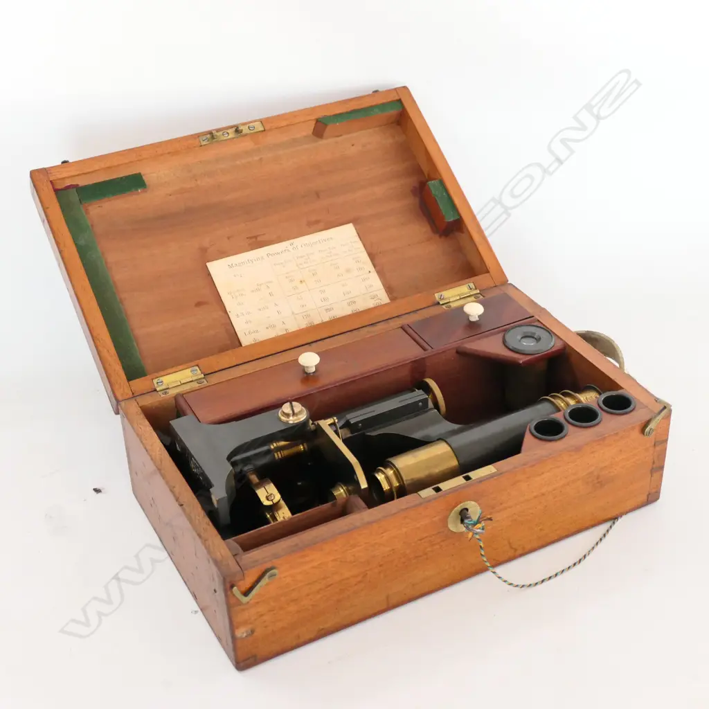 EARLY 20thC LACQUERED & ANODISED BRASS MONOCULAR MICROSCOPE, IN MAHOG FITTED CASE Image 1++